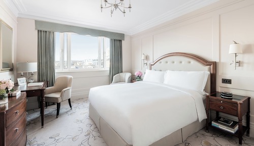 Superior Room (1 Queen Bed)