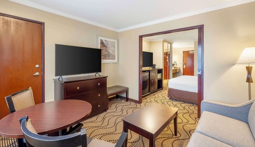 Suite, 1 King Bed, Non Smoking