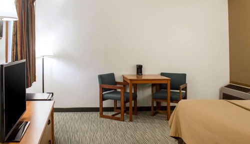 Standard Room, 1 King Bed, Non Smoking