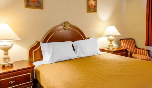 Standard Room, 1 King Bed