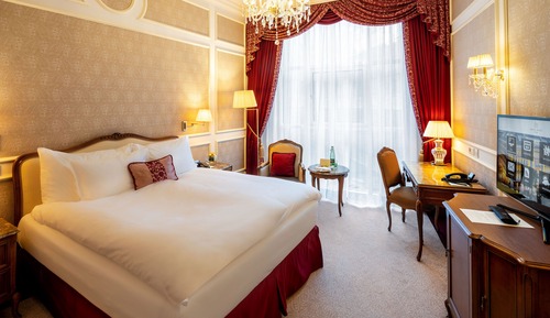 Deluxe Room, 1 Queen Bed