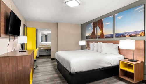 Room, 1 King Bed, Non Smoking