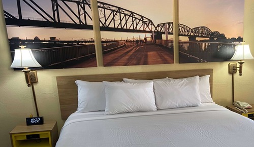 Standard Room, 1 King Bed, Smoking