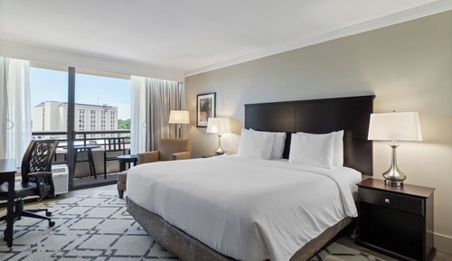 Premium Room, 1 King Bed, Balcony