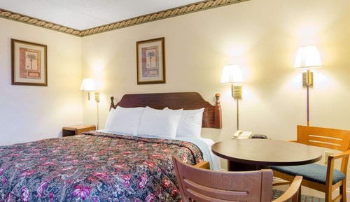 Standard Room, 1 King Bed, Non Smoking
