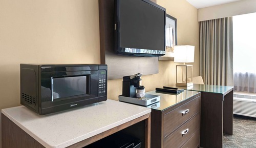 Standard Room, 2 Queen Beds, Accessible, Refrigerator