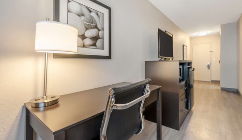 Standard Room, 1 Queen Bed, Accessible, Refrigerator & Microwave