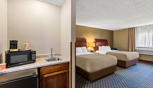 Room, 2 Queen Beds, 2 Person Jacuzzi Non Smoking