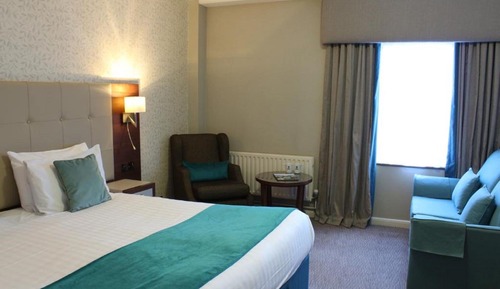 Family Room, 1 King Bed, Non Smoking