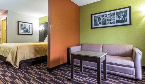 Suite, 1 Queen Bed with Sofa bed, Non Smoking
