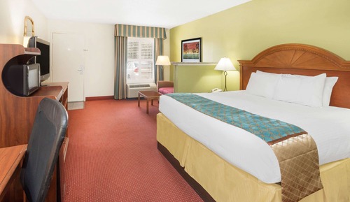 Room, 1 Queen Bed, Non Smoking