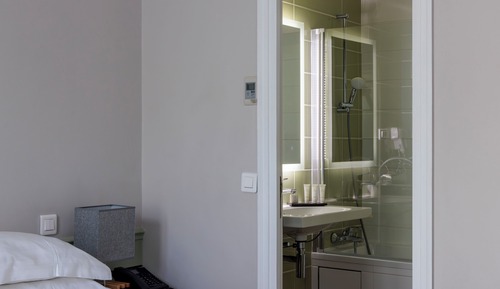 Connecting Rooms