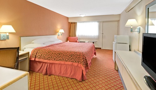 Standard Room, 1 King Bed