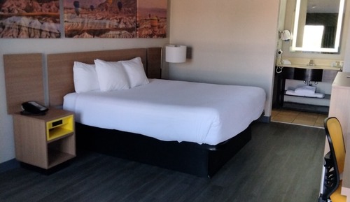 Suite, 1 King Bed, Non Smoking (One-Bedroom Suite)
