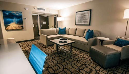 Suite, 2 Bedrooms, Pool View