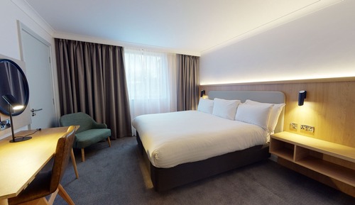 Premium Room, 1 King Bed, Accessible (Super King)