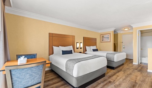 Room, 2 Queen Beds, Non Smoking, Balcony