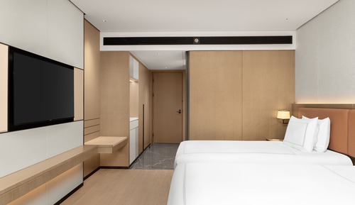 Swiss Advantage Room,2 Twin Beds, City View