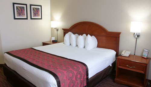 Room, 1 King Bed, Accessible, Non Smoking (Mobility)