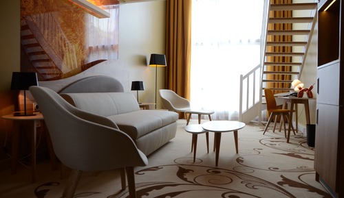 Suite, 1 Bedroom (Living Area)