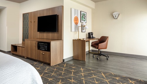 Suite, 1 King Bed, Accessible Bathtub (Mobility, Accessible Tub)