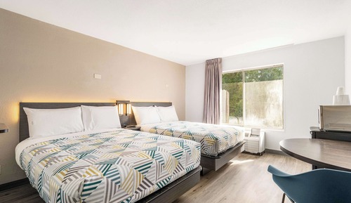 Standard Room, 2 Double Beds, Smoking