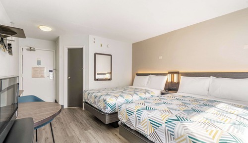 Standard Room, 2 Queen Beds, Smoking