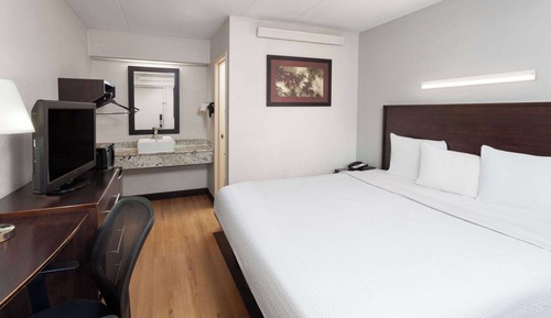 Room, 1 Queen Bed, Non Smoking