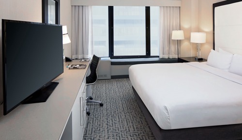 Room, 1 King Bed, Accessible (Roll-In Shower)