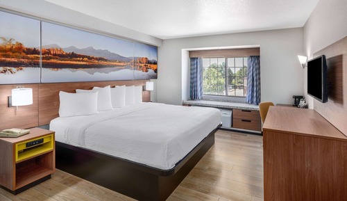 Room, 1 King Bed, Non Smoking