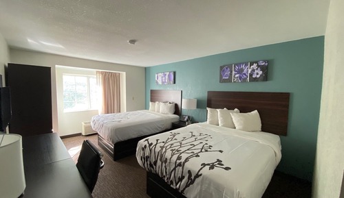 Standard Room, 2 Queen Beds, Non Smoking