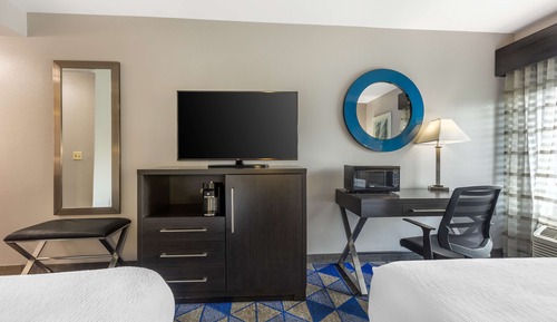 Standard Room, 2 Queen Beds, Non Smoking, Microwave