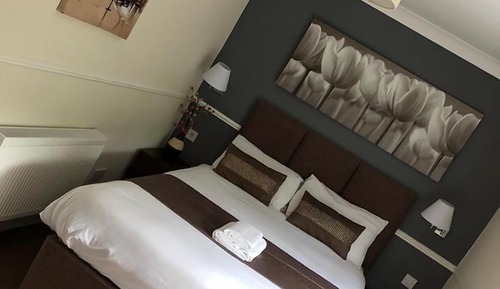 En-suite Double Room with Garden View