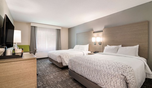 Standard Room, 2 Queen Beds, Non Smoking, Pool View