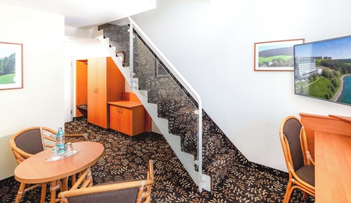 Suite, 1 Queen Bed, Balcony