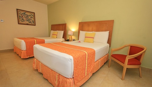 Standard Room, 2 Double Beds