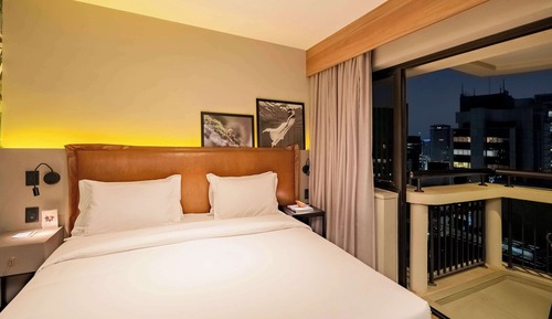 Executive Room (City Lights)