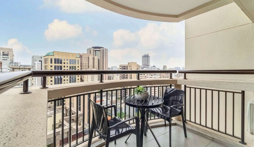 Executive Room, 1 King Bed, Balcony, City View