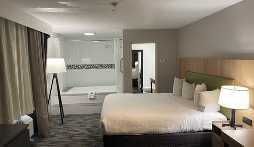 Suite, 1 King Bed, Non Smoking, Jetted Tub