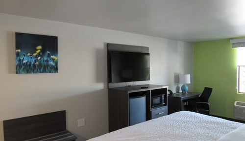 Room, 2 Double Beds (and a chair)