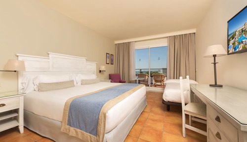 Double or Twin Room, Partial Sea View (2 adults and 2 children)