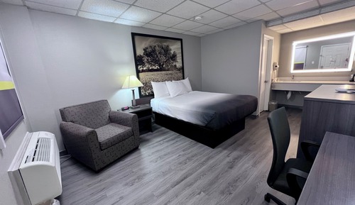 Standard Room, 1 Queen Bed