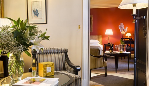 Deluxe Apartment