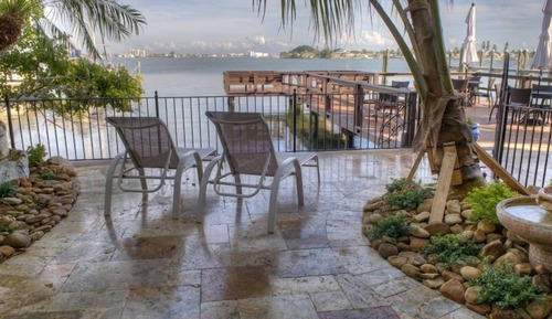 Room, 1 King Bed, Garden Area (Waterfront)