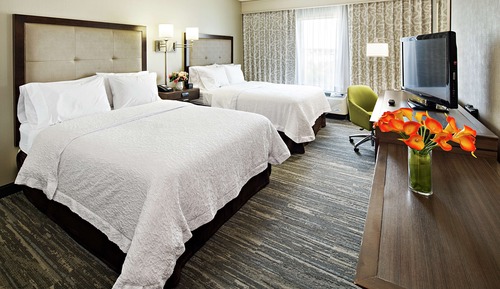 2 Queen Beds