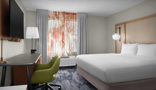 Room, 1 King Bed, Non Smoking (Hearing Accessible)