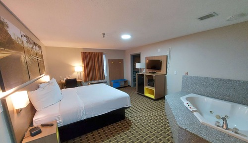 Deluxe Suite, 1 King Bed