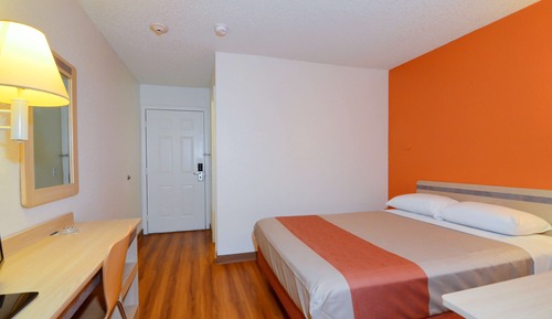 Standard Room, 1 Queen Bed, Non Smoking
