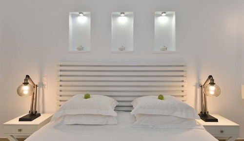 Comfort Room, Balcony