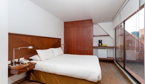 Standard Room, 1 Queen Bed